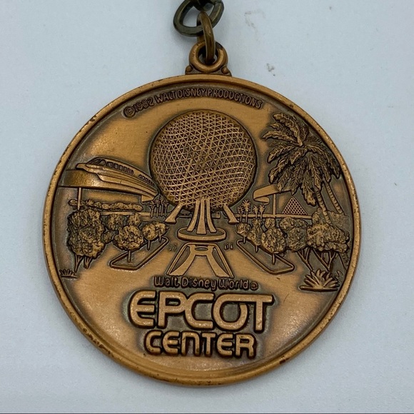 Vintage 1982 Disney Walt Disney World Epcot Center Golden Bronze Coin Keychain - Picture 3 of 6